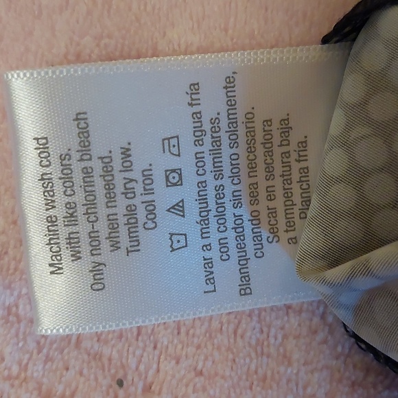 Bundle 2 pairs danskin running shorts - Picture 10 of 10